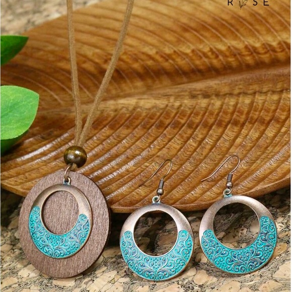 Jewelry - Charm necklace and drop earrings